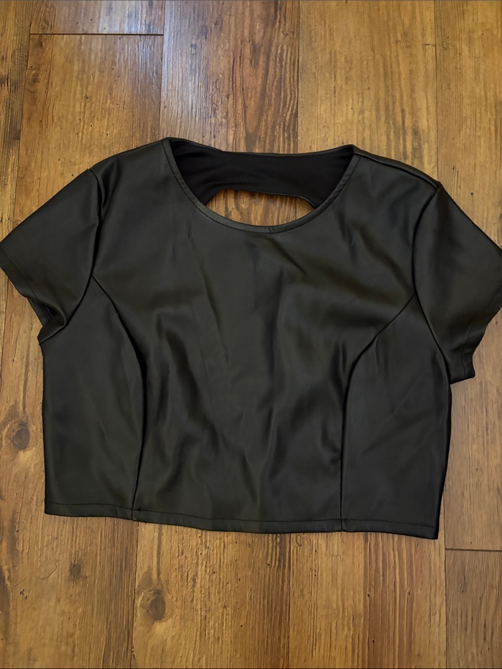 Began leather Black Short Sleeve Crop Top with Rear Keyhole
